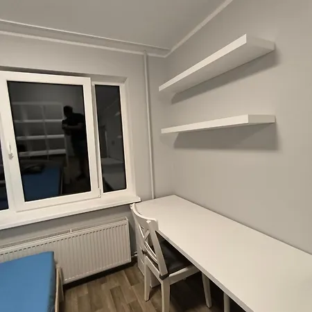 Vienistabas Erti Musdienigi Un Pilnigi Atjaunoti Apartamento